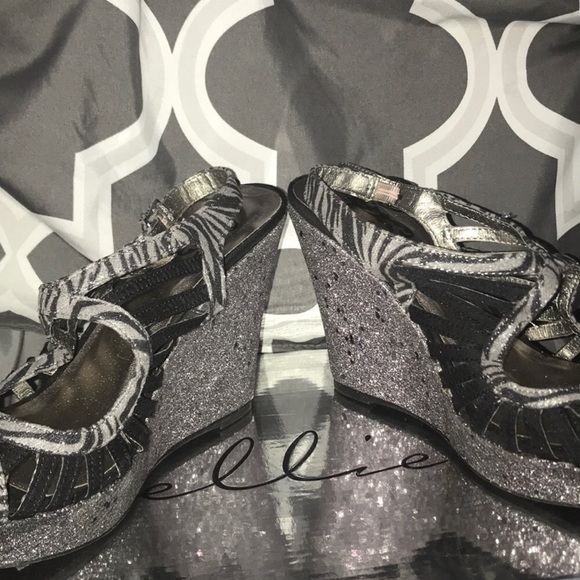 Buckle DayTrip zebra sparkly wedges - Picture 3 of 8